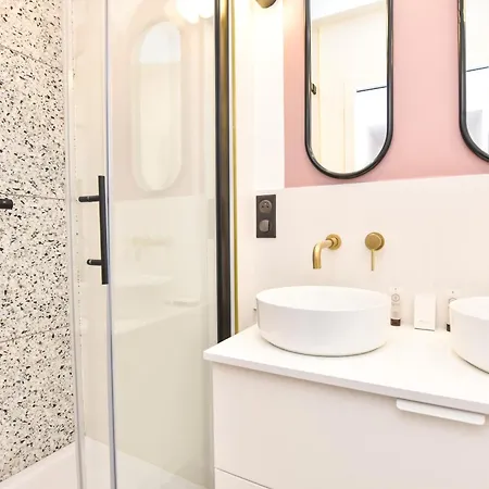 Appartement CMG - Tour Eiffel Mademoiselle à Paris Extérieur photo